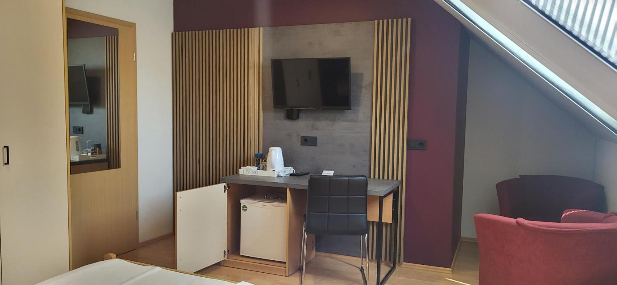 Rooms & Apartments Kepic, Airport Accomodation แซเคลียนาโกเรนสเคม ภายนอก รูปภาพ