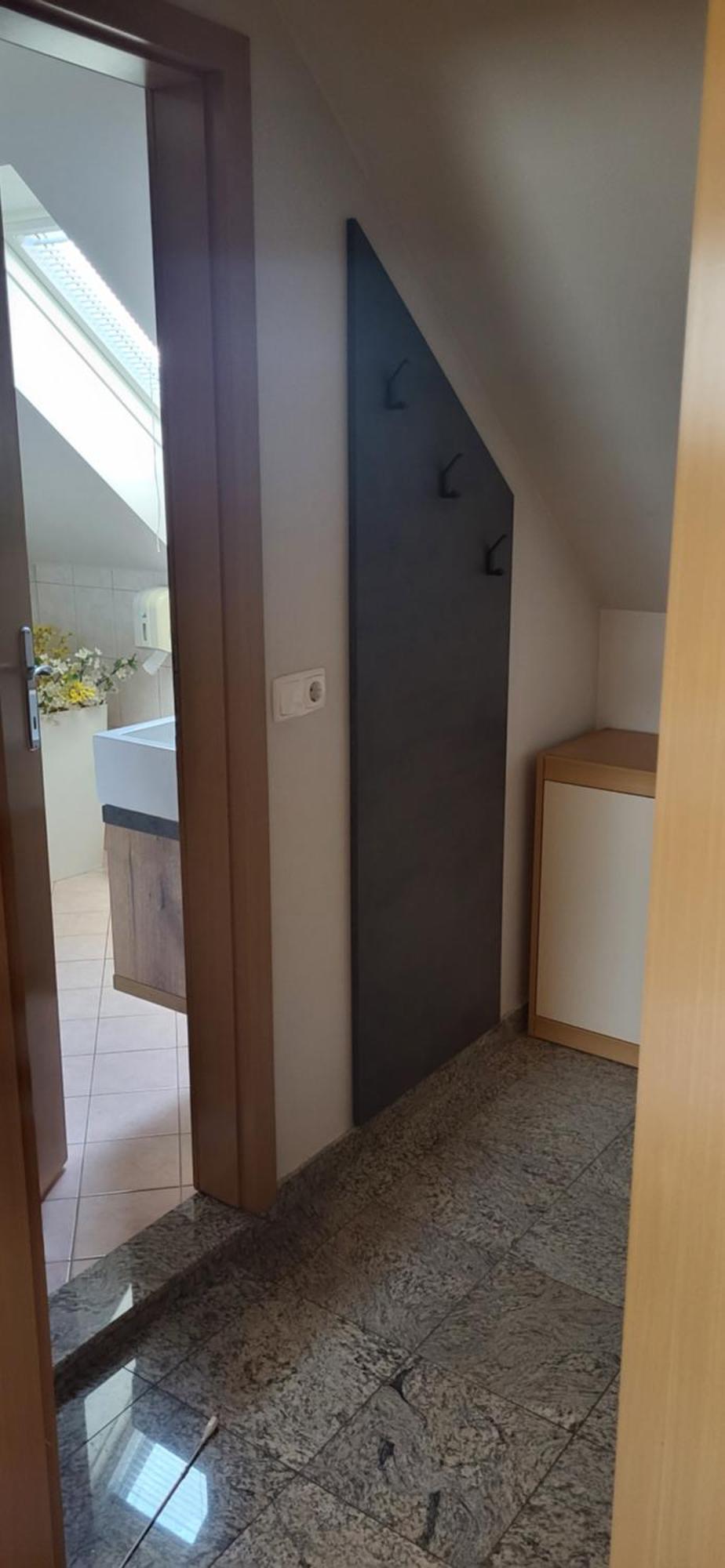 Rooms & Apartments Kepic, Airport Accomodation แซเคลียนาโกเรนสเคม ภายนอก รูปภาพ