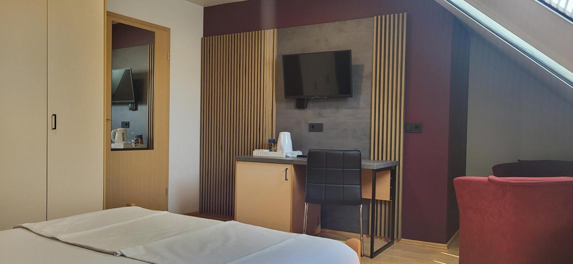 Rooms & Apartments Kepic, Airport Accomodation แซเคลียนาโกเรนสเคม ภายนอก รูปภาพ